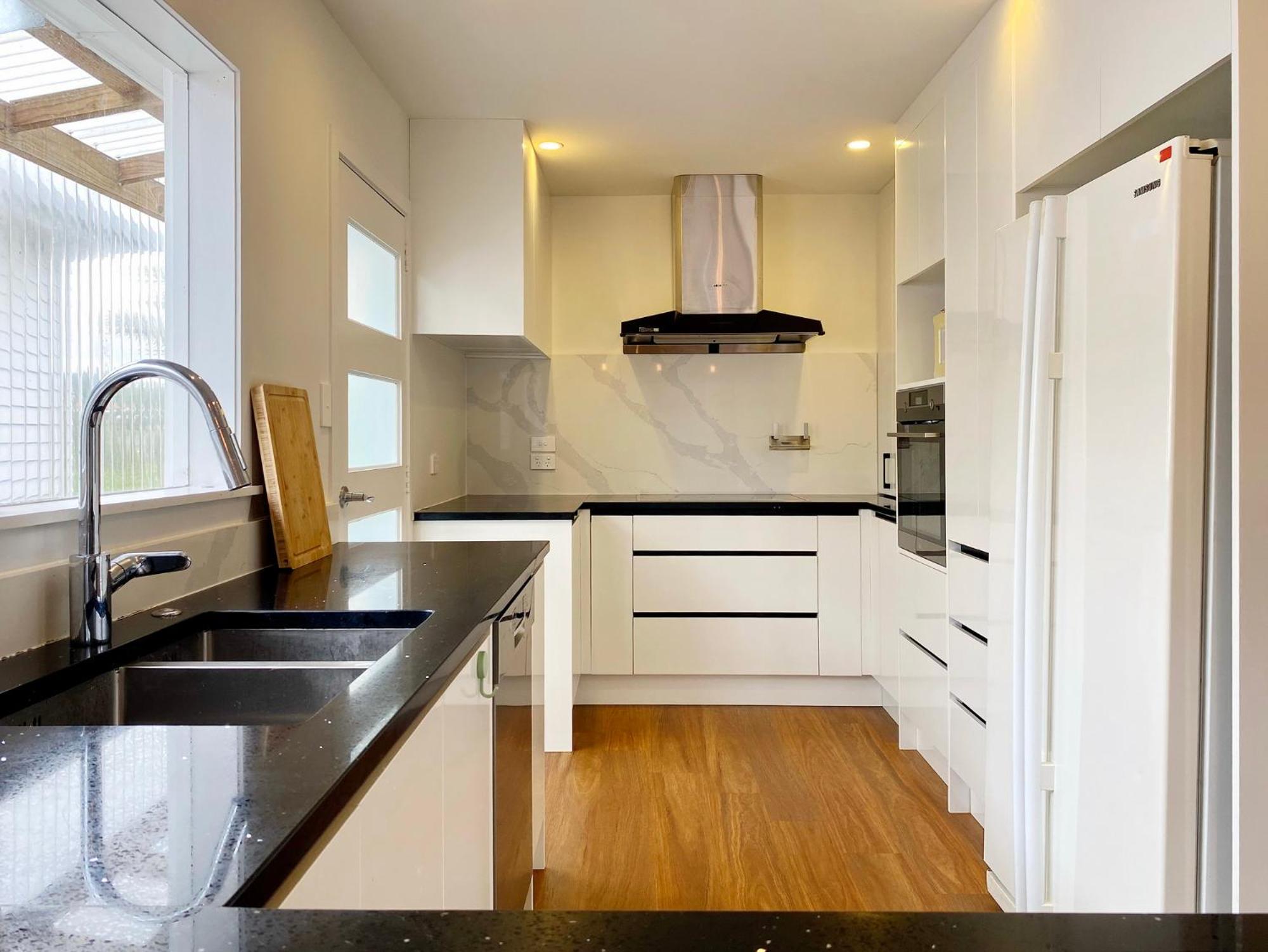 7Br 3Bh Beach Escape. 2 Min To Browns Bay Beach Auckland Exterior foto